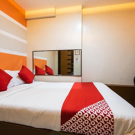 Oyo 475 Pearl Blossom Hotel マニラ エクステリア 写真