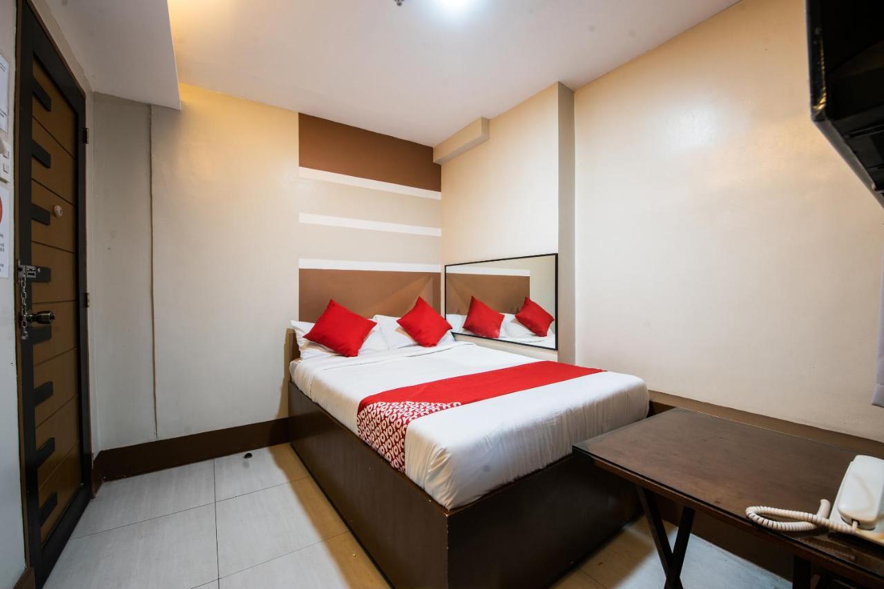 Oyo 475 Pearl Blossom Hotel マニラ エクステリア 写真